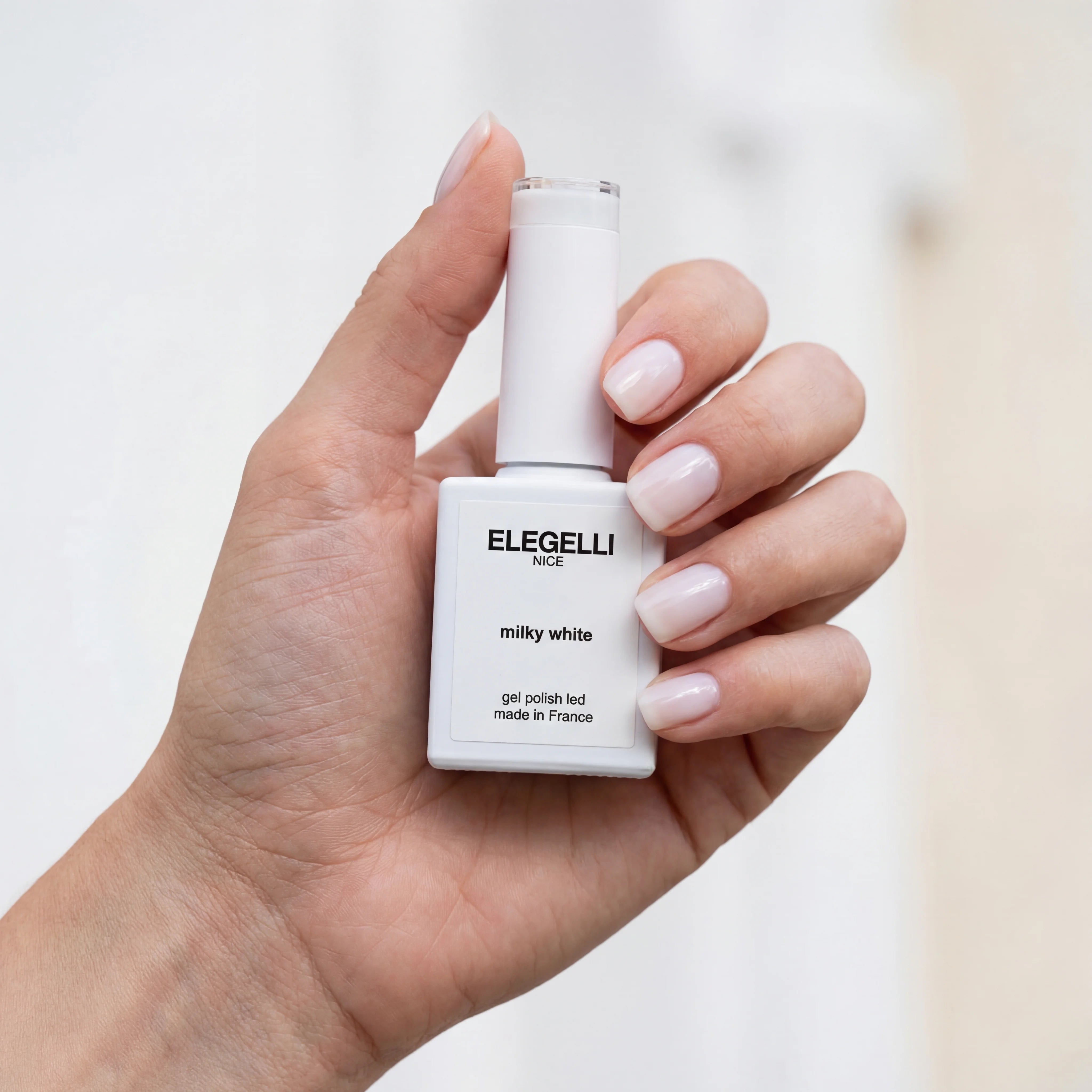 189 молочно білий